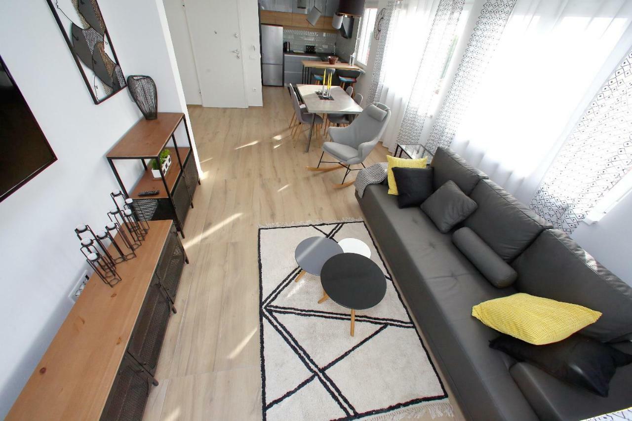 L Apartments Bibinje Bagian luar foto