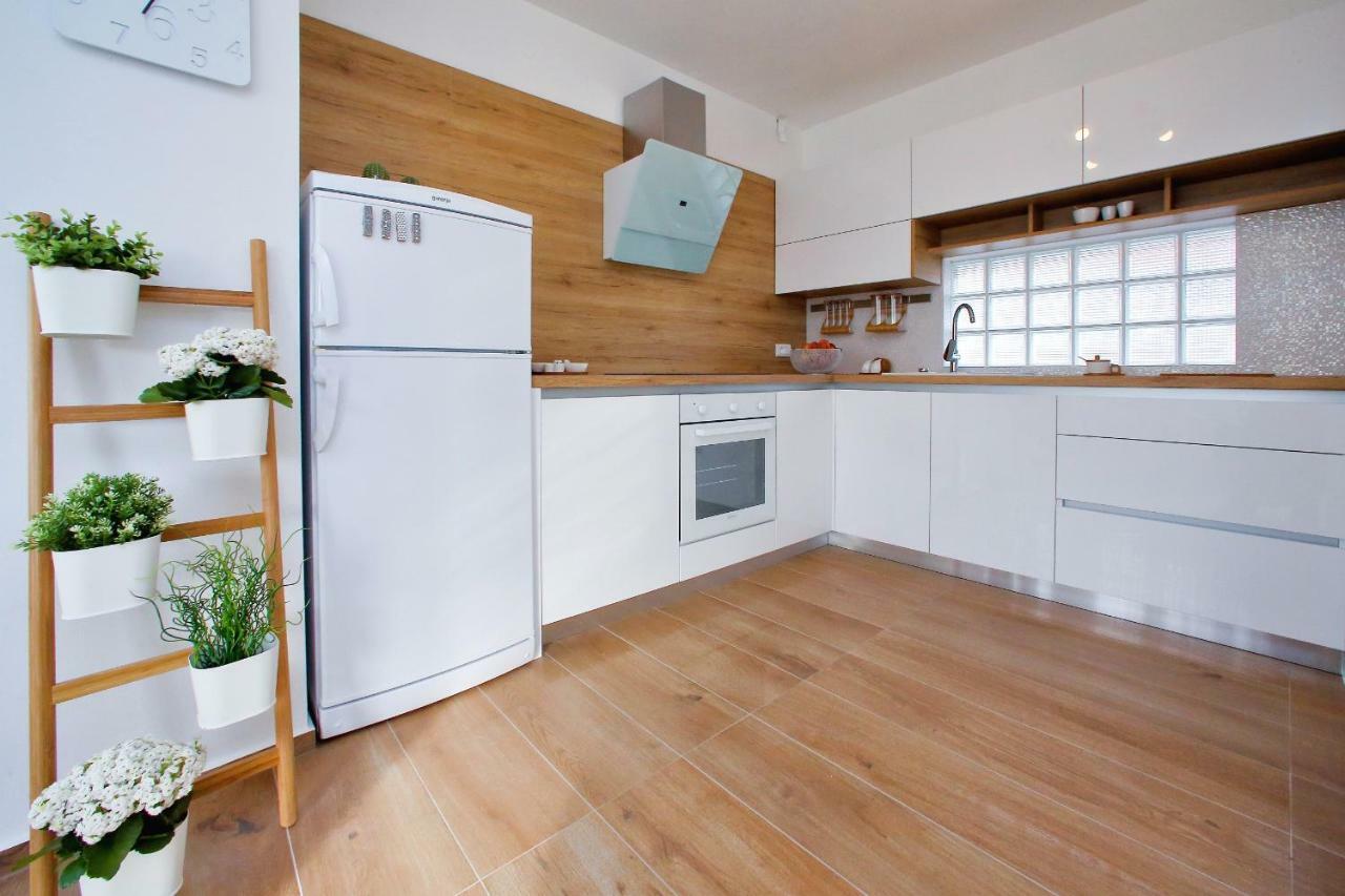 L Apartments Bibinje Bagian luar foto